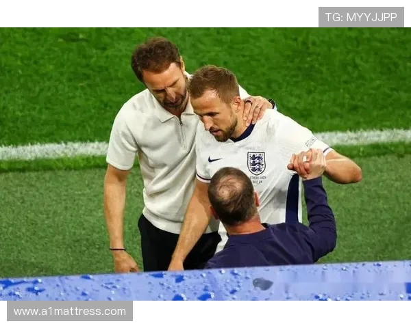 沃特金斯与凯恩的英格兰首发之争:战术角色与进球效率差异解析 沃特金斯与凯恩的英格兰首发之争:战术角色与进球效率差异解析