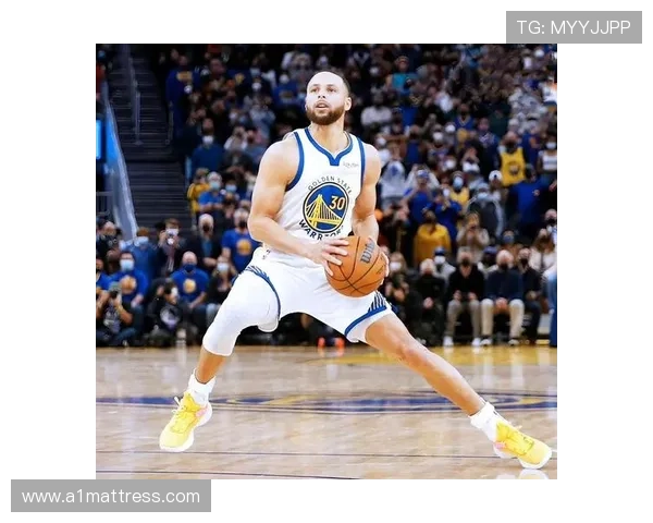 布克单打压制库里，三分效率成胜负分水岭